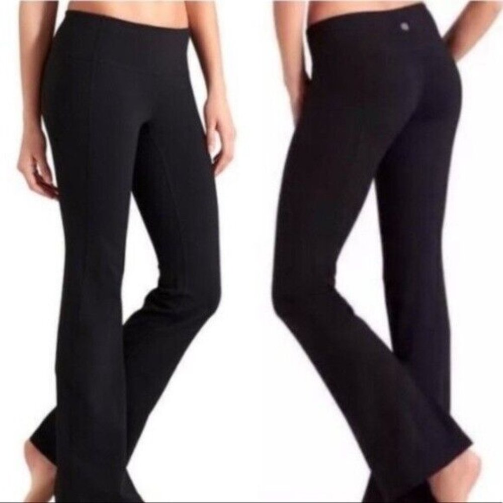 New  Athleta Revelation flare  Yoga Pants Women’s  Navy size XS regular